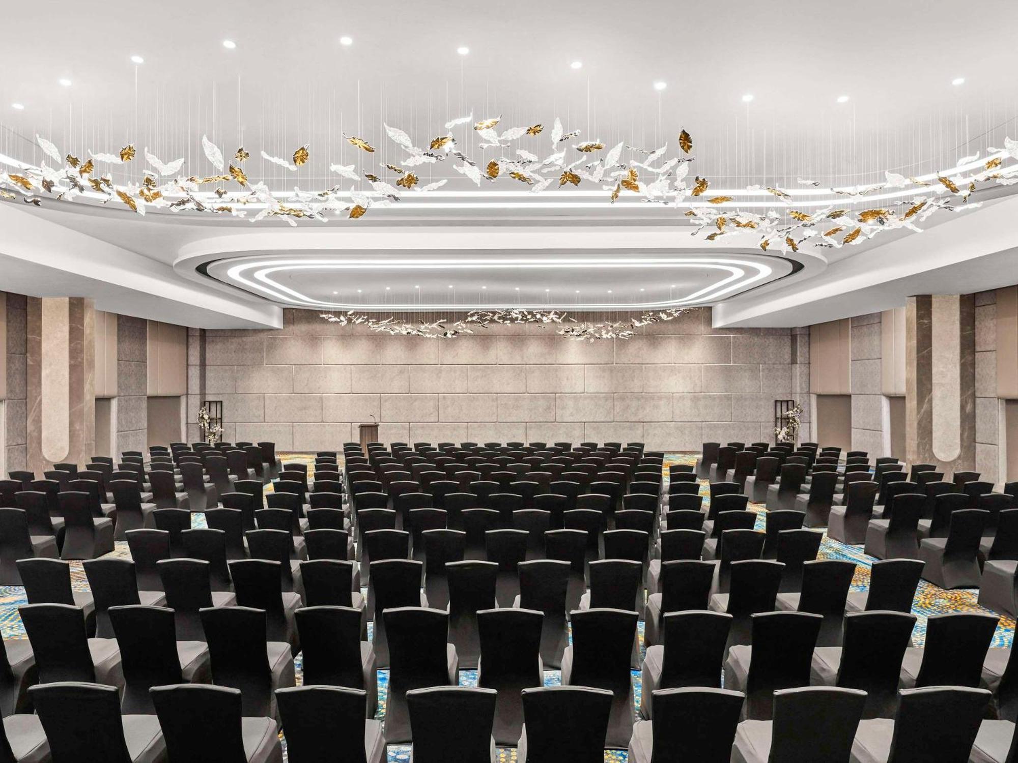 Novotel Mumbai International Airport Экстерьер фото The ballroom