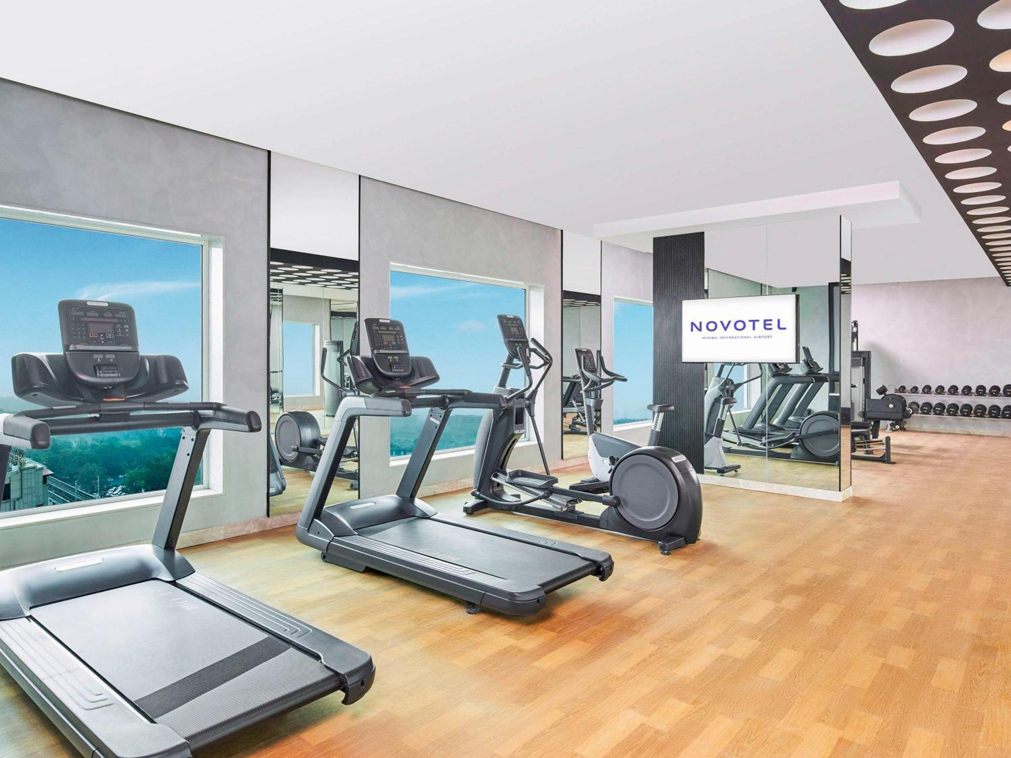 Novotel Mumbai International Airport Экстерьер фото The gym at Novotel London West