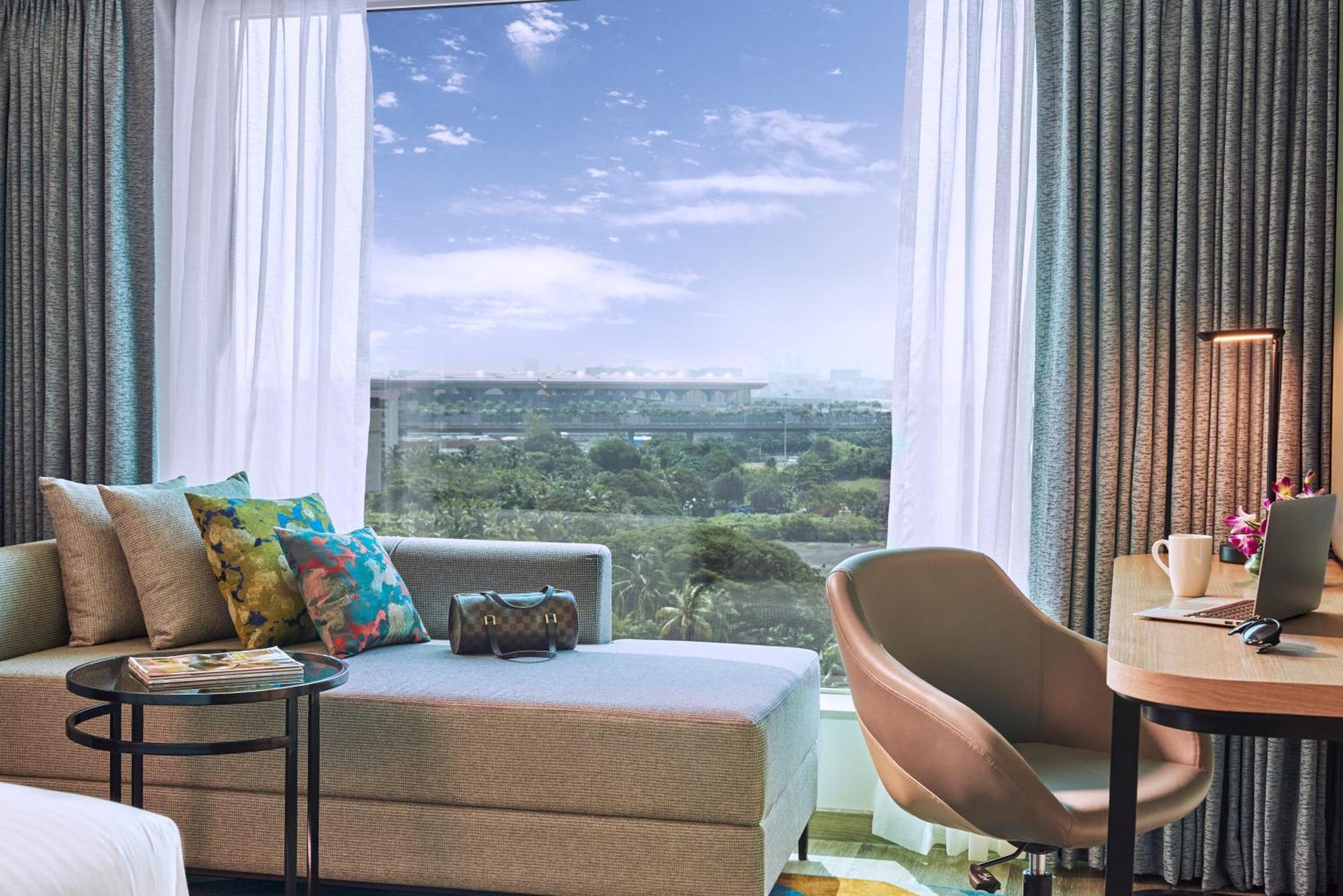 Novotel Mumbai International Airport Экстерьер фото A room at the hotel