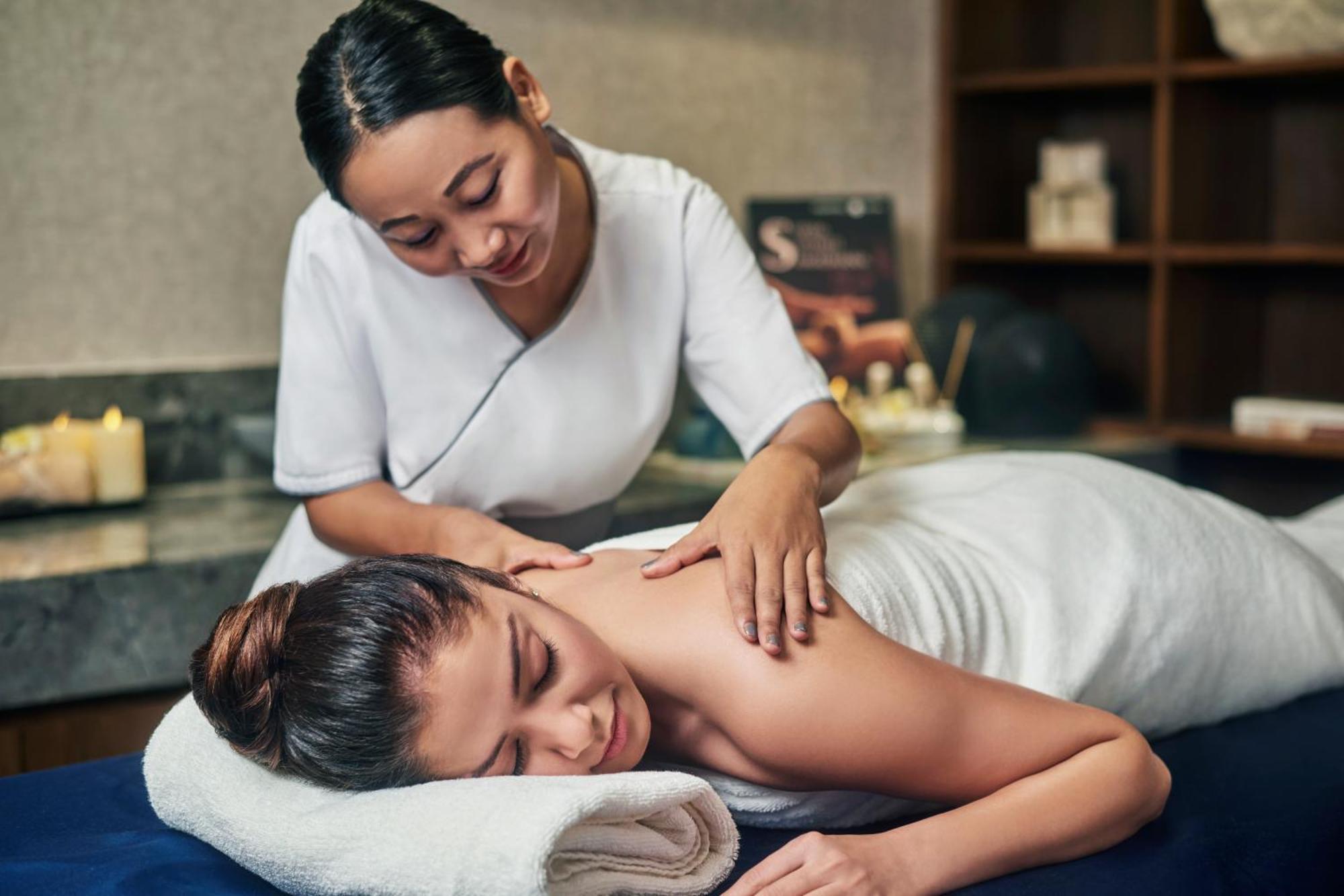 Novotel Mumbai International Airport Экстерьер фото Thai massage