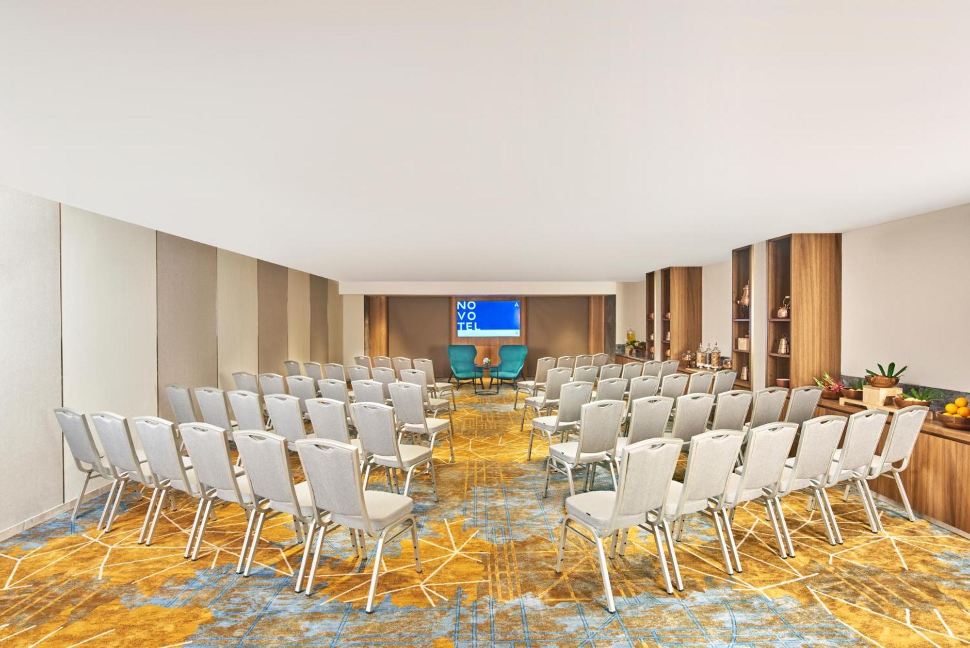 Novotel Mumbai International Airport Экстерьер фото Meeting room