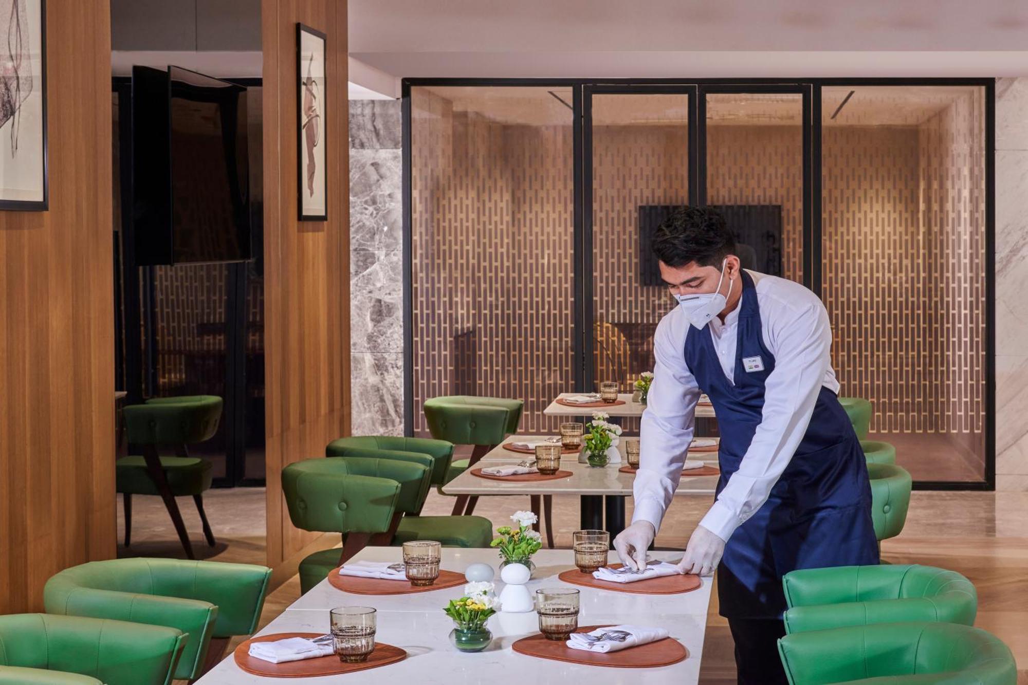 Novotel Mumbai International Airport Экстерьер фото A restaurant in India