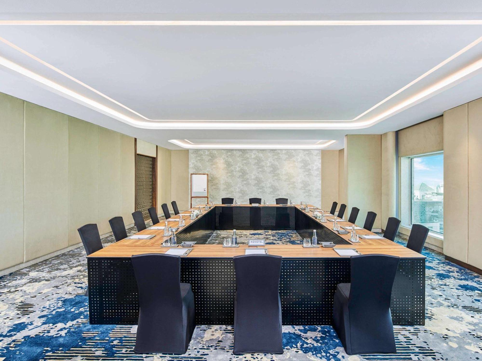 Novotel Mumbai International Airport Экстерьер фото